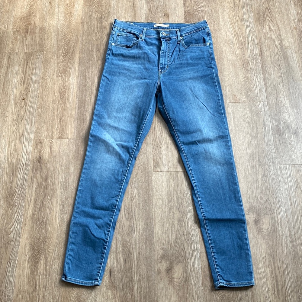 Mile high super skinny stretchy jeans.